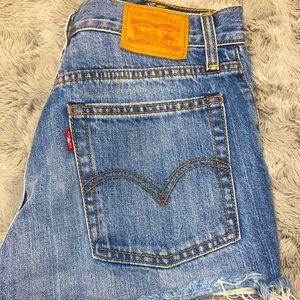 Levi’s high waisted jean short